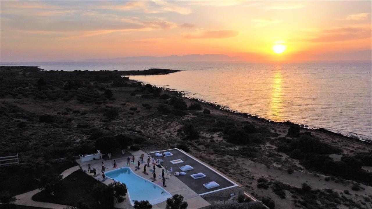 Eight Dimensions Capari Suites Elafonisos Exterior foto
