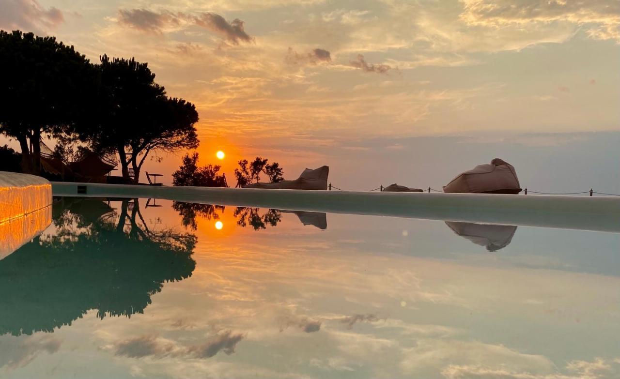 Eight Dimensions Capari Suites Elafonisos Exterior foto