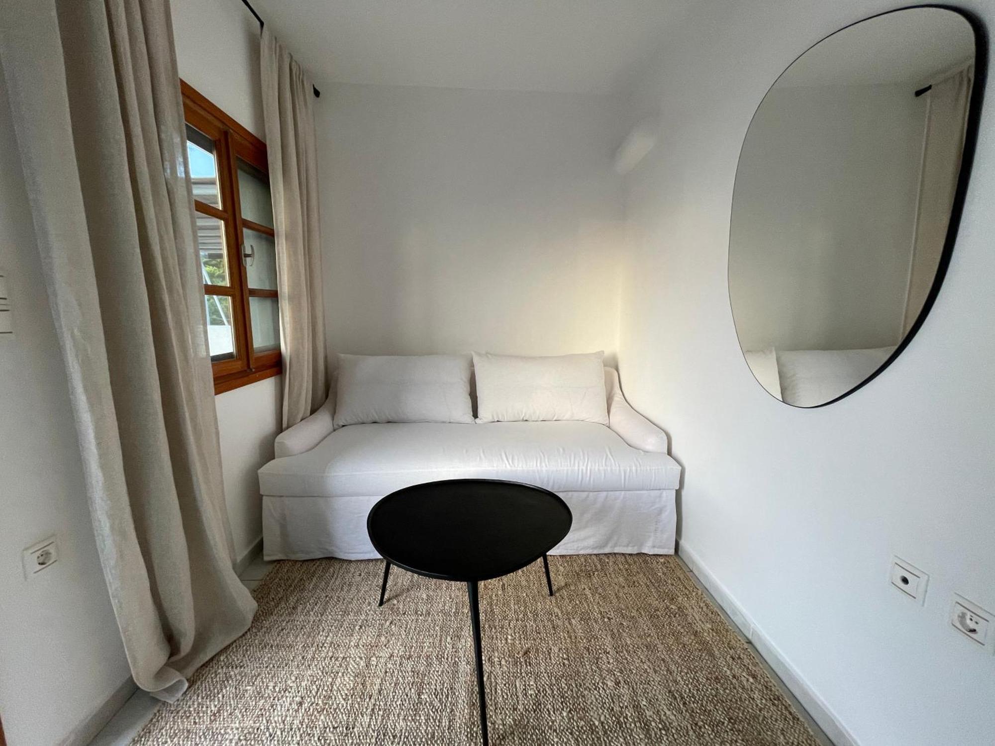 Eight Dimensions Capari Suites Elafonisos Habitación foto