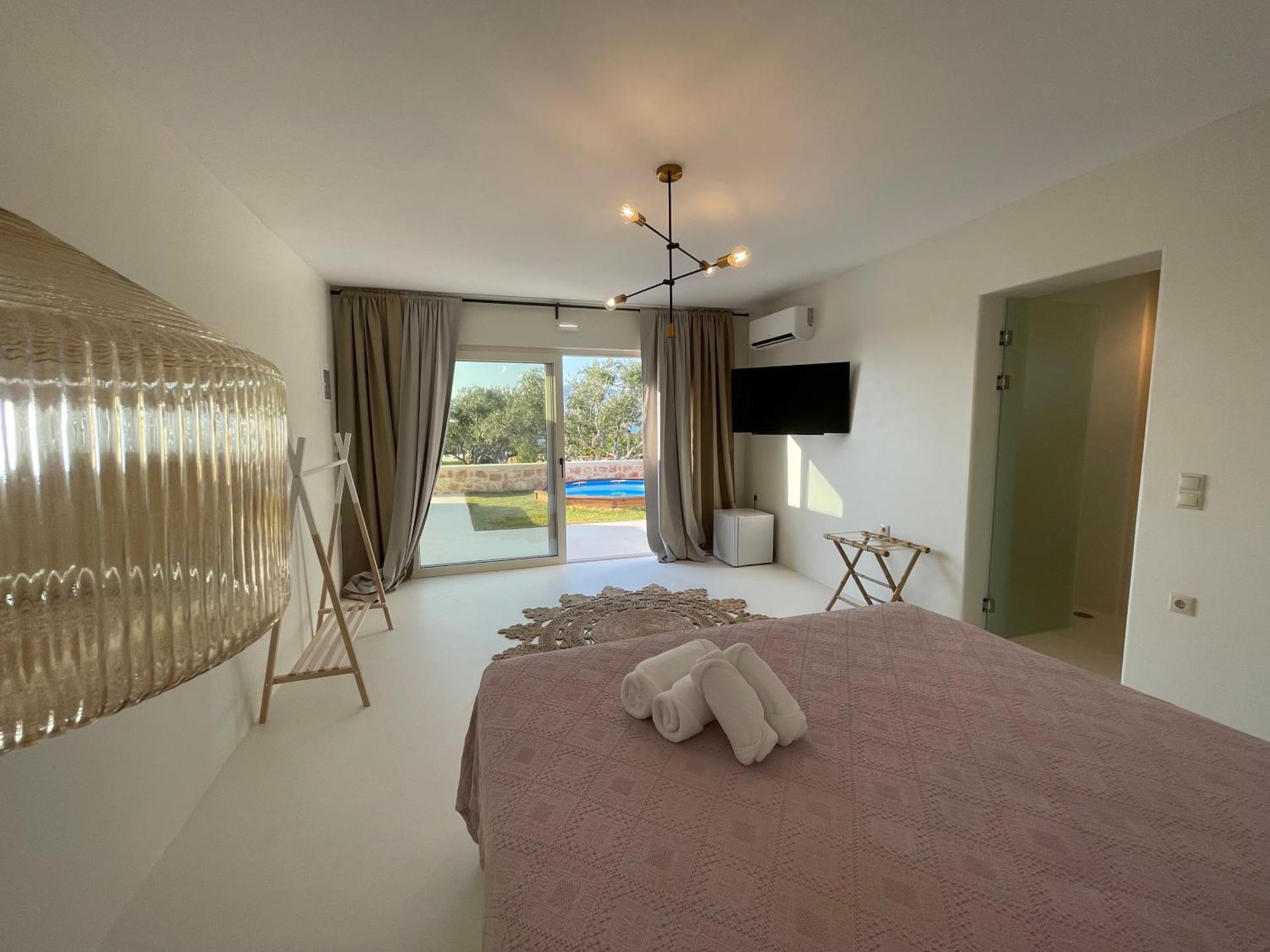 Eight Dimensions Capari Suites Elafonisos Exterior foto