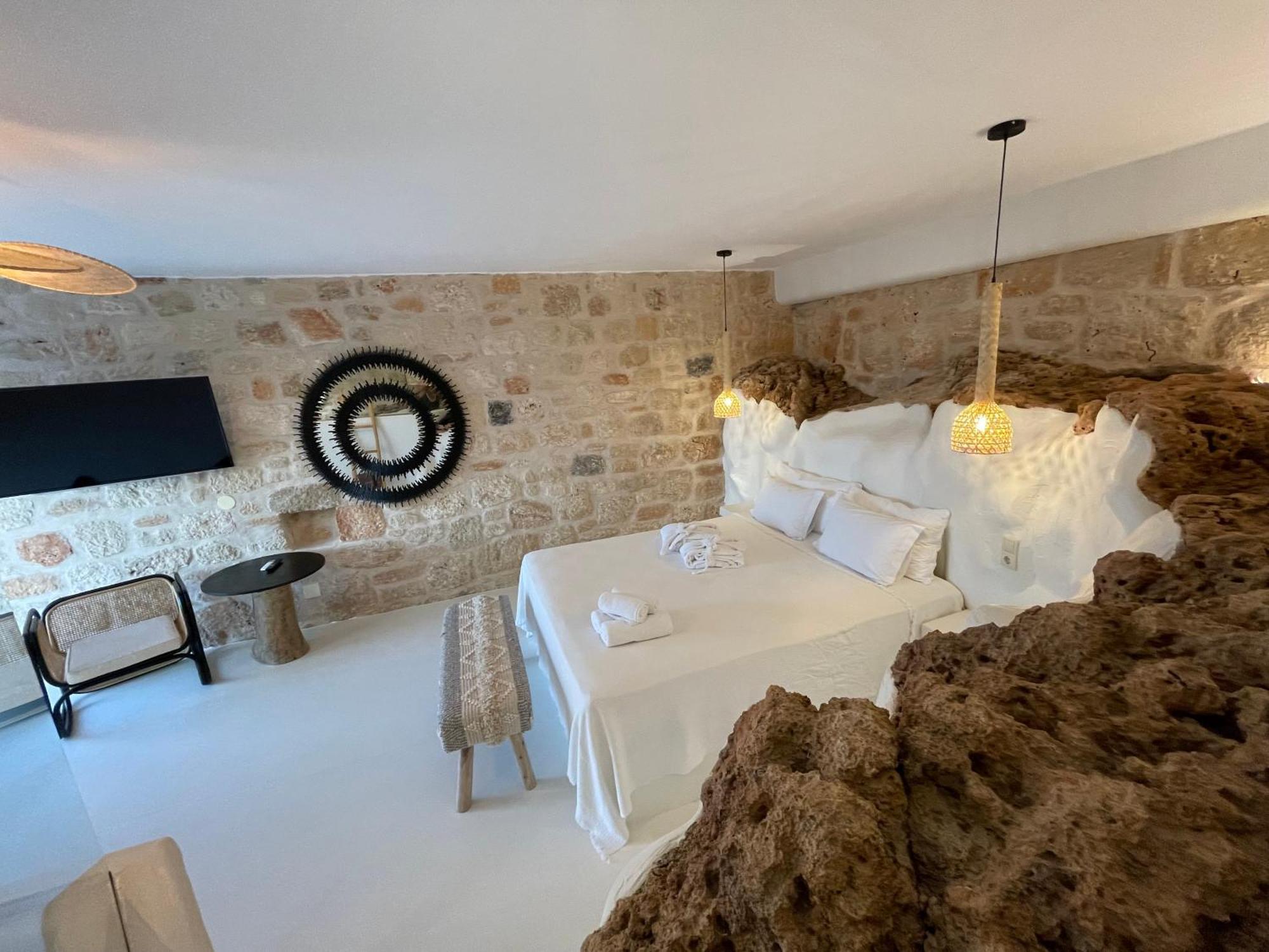 Eight Dimensions Capari Suites Elafonisos Habitación foto